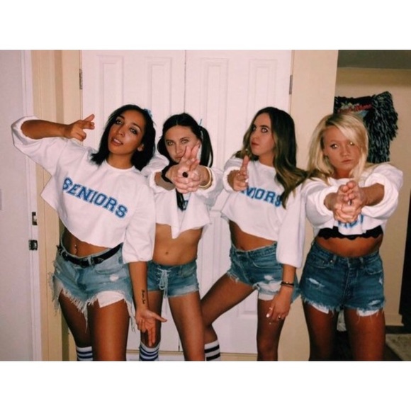 Dazed and Confused Seniors ‘77 Sweatshirt - Picture 2 of 8